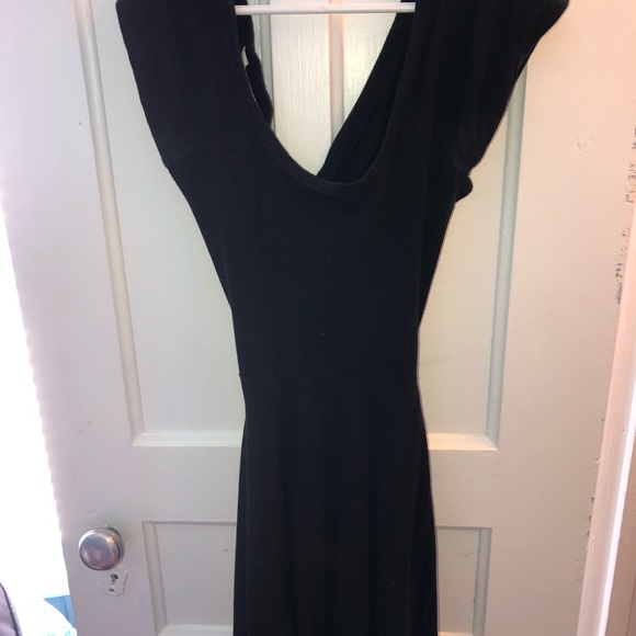 Black mini dress with open back ! - Picture 3 of 3